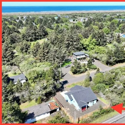 Image 2 - 338 Ensign Avenue Northwest, Ocean Shores, Grays Harbor County, WA 98569, USA - House for sale