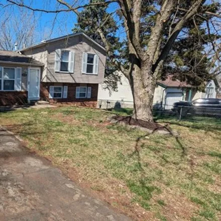 Buy this 3 bed house on 4914 Cherry Creek Parkway South in Columbus, OH 43228