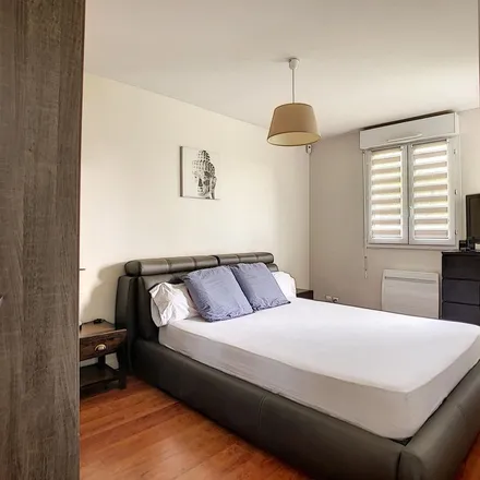 Rent this 3 bed apartment on Bibliothèque in Square Lucien Leclaire, 10120 Saint-André-les-Vergers