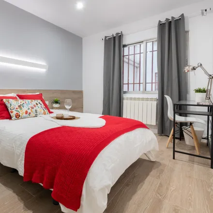Rent this 8 bed room on Paseo de las Delicias in 114, 28045 Madrid