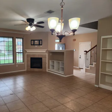 Image 16 - 2318 Tracy Ln, Highlands, TX 77562, USA - Room for rent