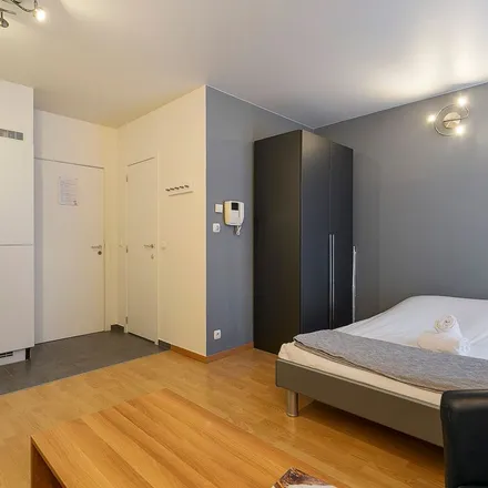 Image 3 - Rue des Éburons - Eburonenstraat 65-73, 1000 Brussels, Belgium - Apartment for rent