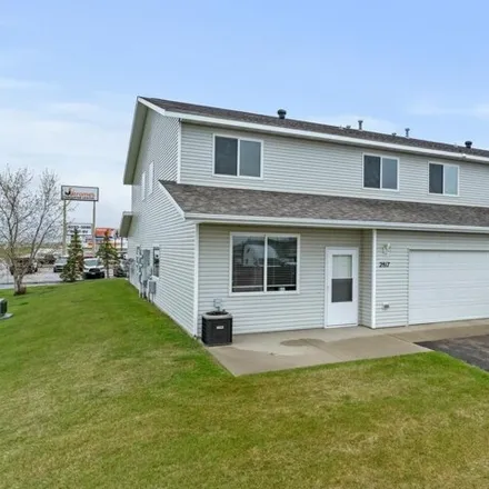 Buy this 3 bed condo on North Broadway in Minot, ND 58703