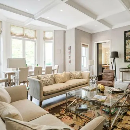 Rent this 6 bed house on 63-67 St George's Drive in London, SW1V 4BU