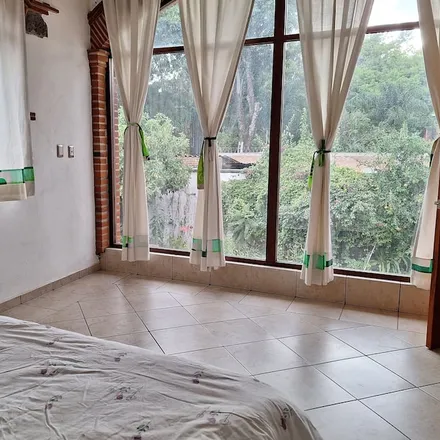 Rent this 5 bed house on Tepoztlán