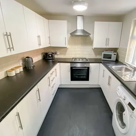 Rent this 1 bed apartment on Curzon Crescent in London, NW10 9RU