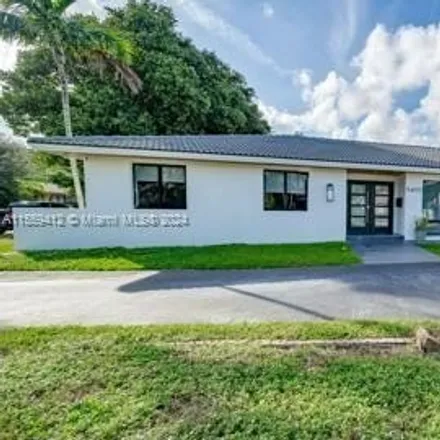Buy this 5 bed house on 3317 North 34th Street in Hollywood, FL 33021
