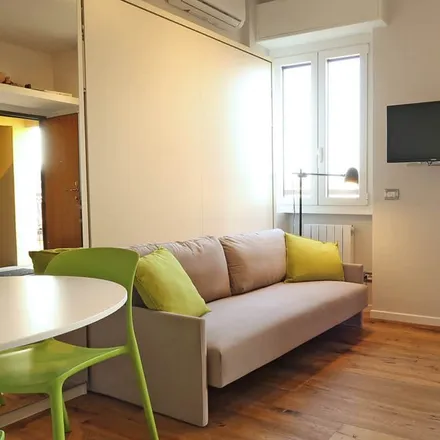 Rent this studio apartment on Frizzi & Lazzi in Via Evangelista Torricelli, 5