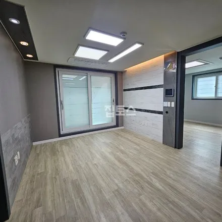 Rent this 2 bed apartment on 서울특별시 마포구 성산동 261-28