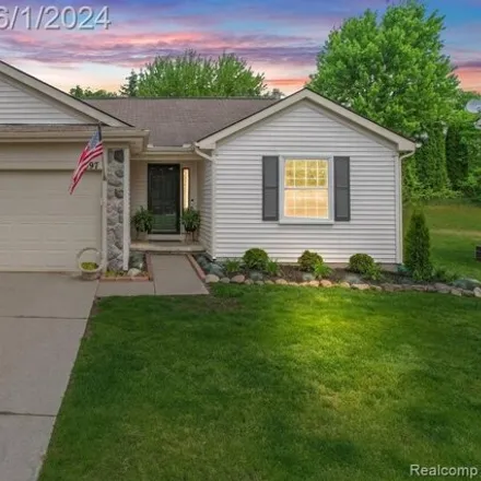 Buy this 3 bed house on 3221 Pond Ridge Drive in Oakland County, MI 48442