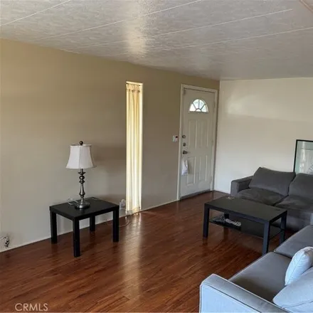 Image 6 - 9701 Deering Avenue, Los Angeles, CA 91311, USA - Apartment for sale