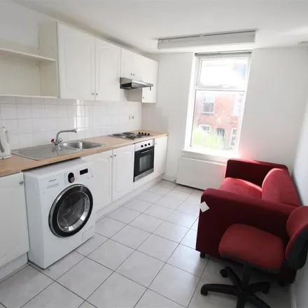 Rent this 2 bed apartment on Masjid Abu Bakr in 55 Barclay Street, Leicester