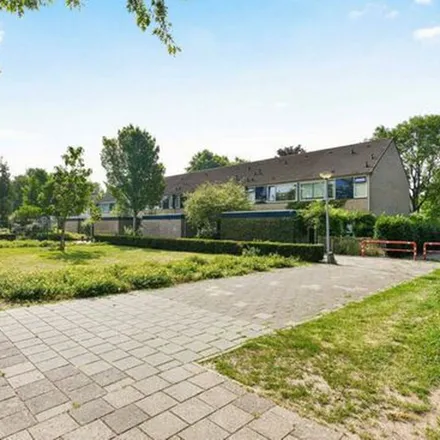 Rent this 4 bed apartment on Vijfde Buitenpepers 51 in 5231 GK 's-Hertogenbosch, Netherlands