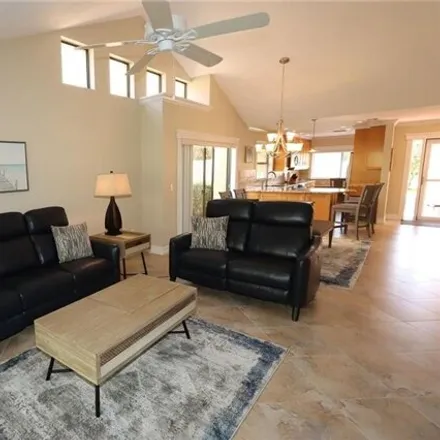 Image 4 - 535 Beachwalk Circle, Collier County, FL 34108, USA - House for rent