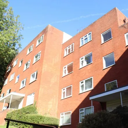 Rent this 2 bed apartment on Arden Place in Luton, LU2 7PP