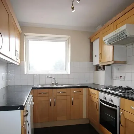 Image 3 - Graham Lodge, Graham Road, The Hyde, London, NW4 3DG, United Kingdom - Apartment for rent