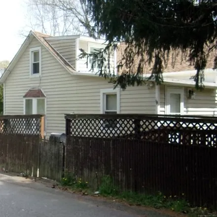 Buy this 4 bed house on 127 Baltic Street in Norwich, CT 06360