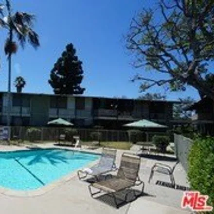 Rent this 2 bed house on 11153 Rose Avenue in Los Angeles, CA 90034
