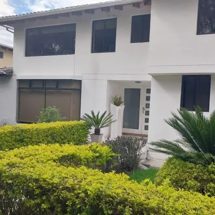 Rent this 3 bed house on Whymper in 170518, Quito