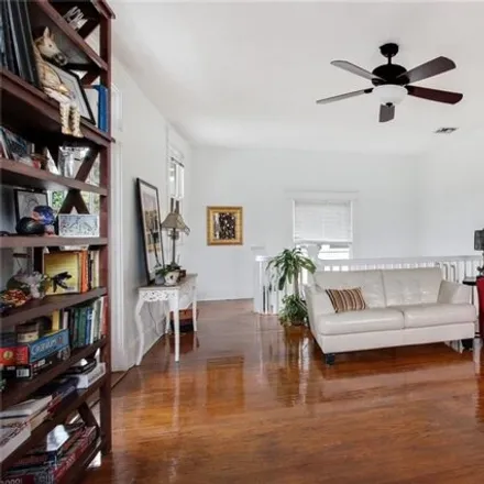 Image 4 - 1830 Robert Street, New Orleans, LA 70115, USA - House for sale