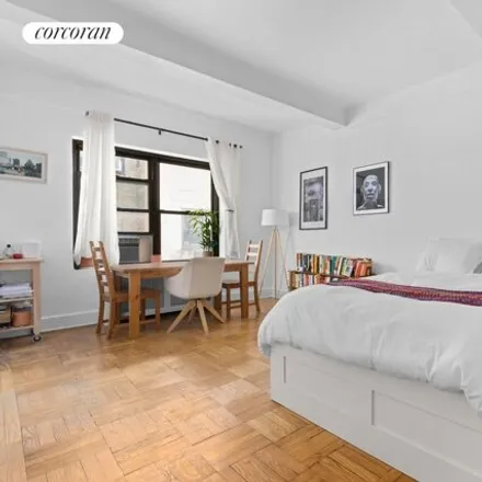 Image 2 - 337 West 95th Street, New York, NY 10025, USA - Condo for sale