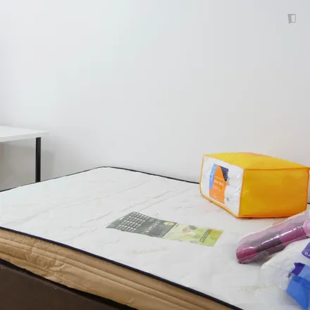 Rent this 2 bed room on La Porca in Carrer de Mata, 16