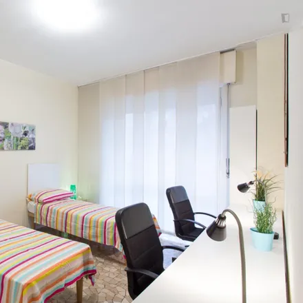 Rent this 3 bed room on Tempocasa agenzia immobiliare Milano - Udine/Carnia in Via Carnia, 31