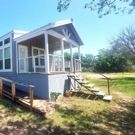 Image 2 - 899 West Ollie Street, Llano, TX 78643, USA - House for sale