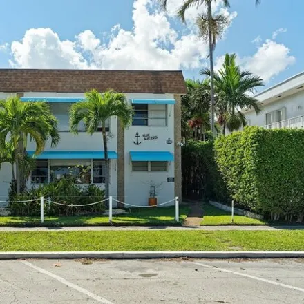Buy this 1 bed condo on 157 South Golfview Road in Lake Worth Beach, FL 33460