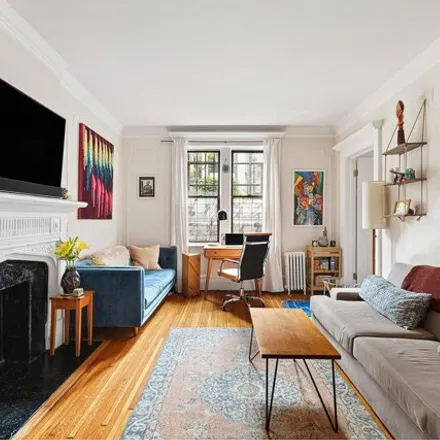 Buy this studio apartment on 151 Joralemon Street in New York, NY 11201