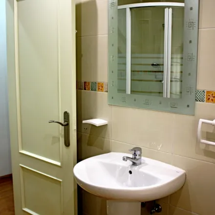 Image 4 - Ronda de Segovia, 13, 28005 Madrid, Spain - Room for rent