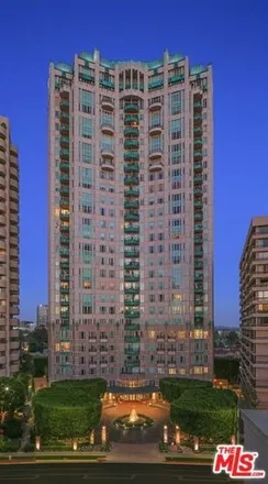 Rent this 3 bed condo on The Wilshire in Wilshire Boulevard, Los Angeles