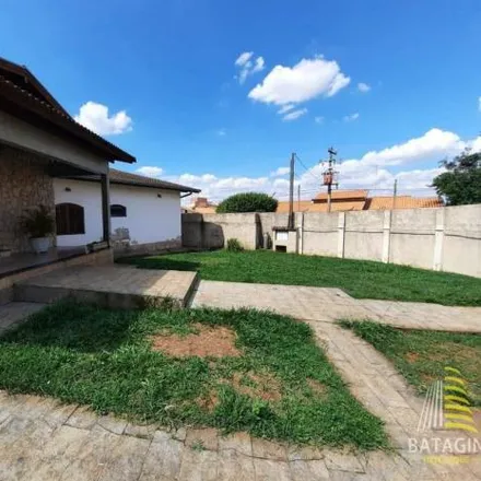 Buy this 5 bed house on Rua João Benedito de Oliveira in Vila Siqueira Campos, Santa Bárbara d'Oeste - SP