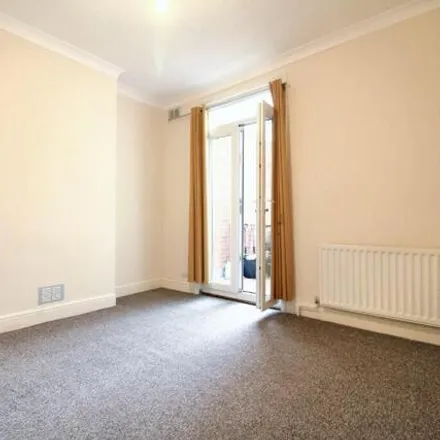 Image 3 - Brentwood House, 63 City Road, Norwich, NR1 3AS, United Kingdom - Townhouse for rent