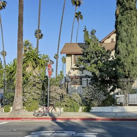 Image 2 - West 11th Street, Los Angeles, CA 90006, USA - House for sale