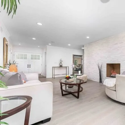 Image 4 - 1951 North Beverly Drive, Beverly Hills, CA 90210, USA - House for sale