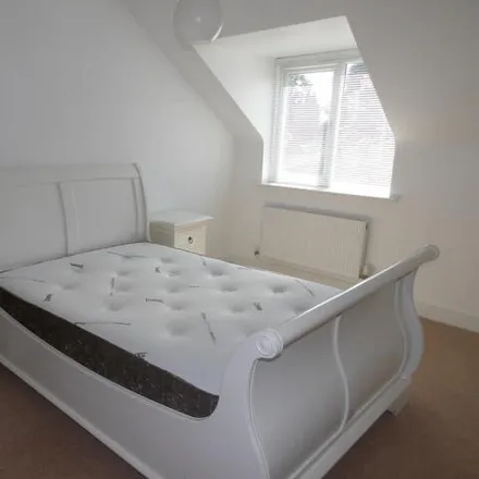 Image 3 - 50 Manor Road, Elmdon Heath, B91 2BL, United Kingdom - Room for rent