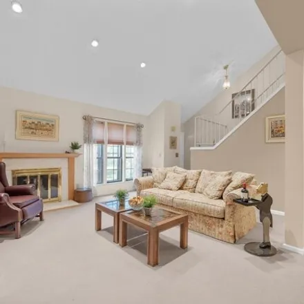 Image 4 - 4782 Coach Road, Upper Arlington, OH 43220, USA - Condo for sale