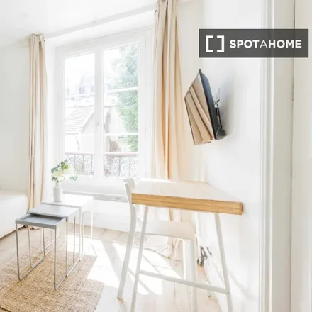 Rent this studio apartment on Poste électrique Cardinet in Rue Dulong, 75017 Paris