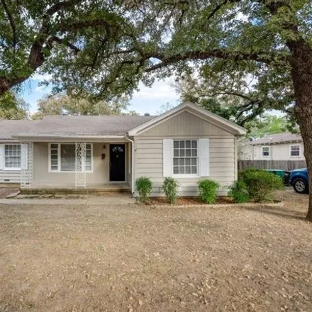 Rent this 3 bed house on 2101 Queen Street in Fort Worth, TX 76103