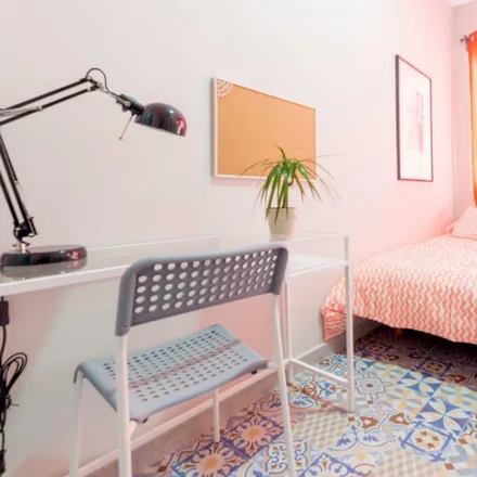 Rent this 5 bed room on Carrer del Comte d'Altea in 37, 46005 Valencia