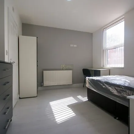 Image 8 - 120 Raddlebarn Road, Selly Oak, B29 6HQ, United Kingdom - Apartment for rent