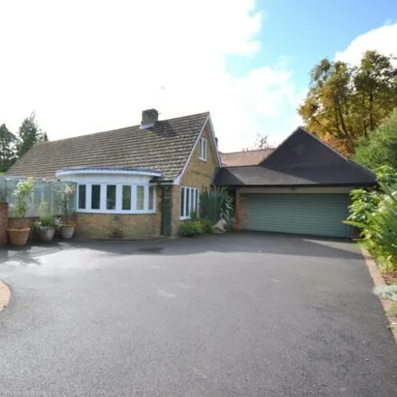 Buy this 3 bed house on St Thomas on the Bourne in Frensham Road, Farnham