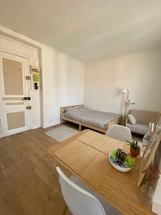 Image 4 - 9 Rue du Bicentenaire, 92800 Puteaux, France - Apartment for rent