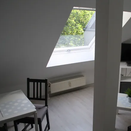 Rent this 2 bed apartment on Alzeyer Straße 65a in 67549 Worms, Germany