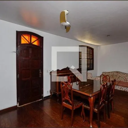 Rent this 3 bed house on Rua Hamilton Picanço in Badu, Niterói - RJ