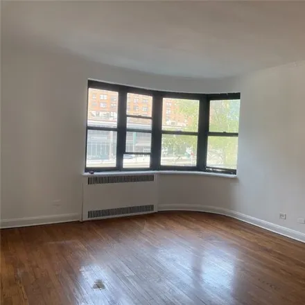 Image 4 - 98-120 Queens Boulevard, New York, NY 11374, USA - Apartment for sale