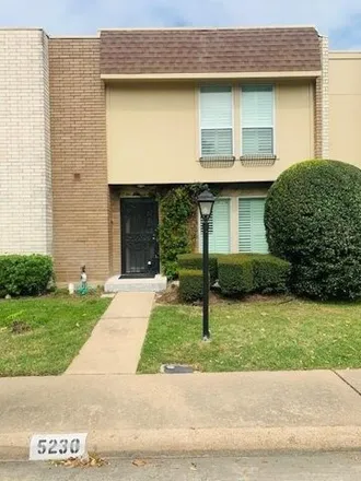 Rent this 3 bed townhouse on 5232 Woodlawn Place in Bellaire, TX 77401