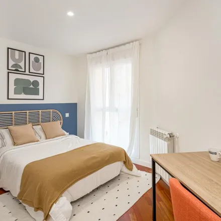 Rent this 4 bed apartment on Castellana 200 in Paseo de la Castellana, 28046 Madrid