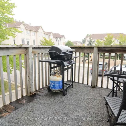 Rent this 3 bed townhouse on 19th Avenue in Richmond Hill, ON L4S 0E9